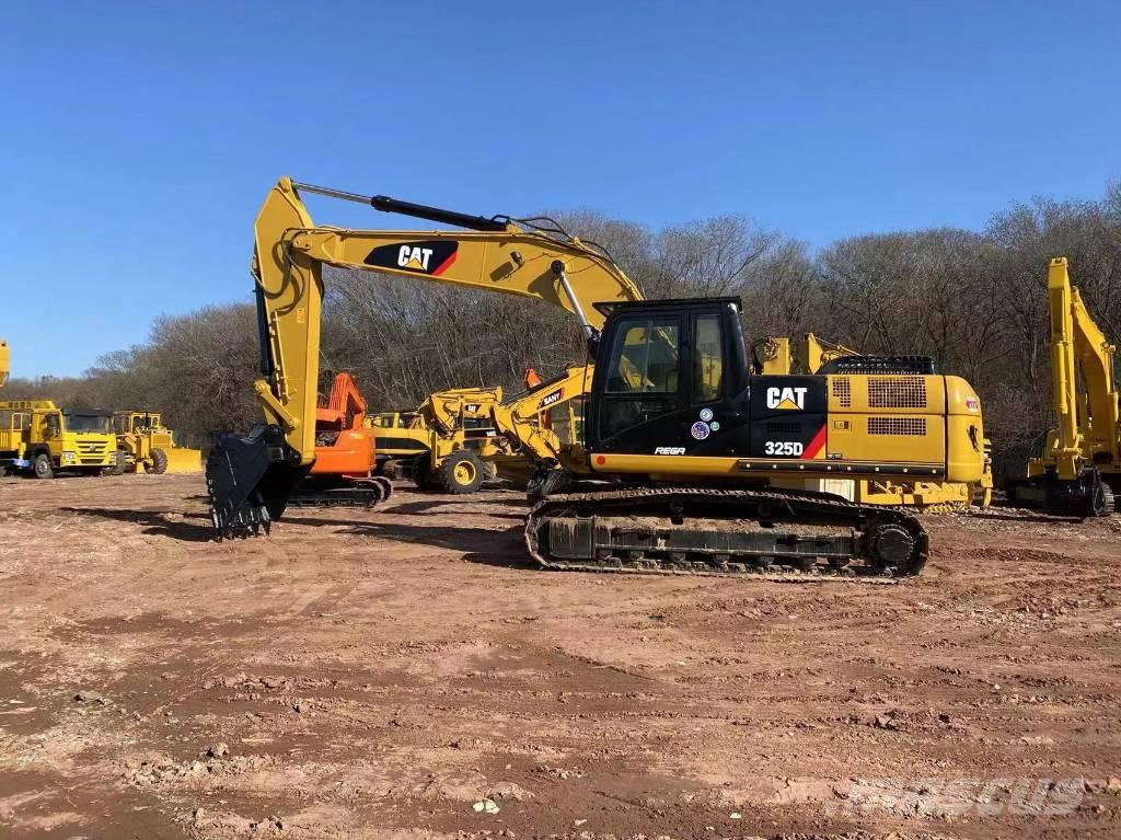 CAT 325 D Kāpurķēžu ekskavatori