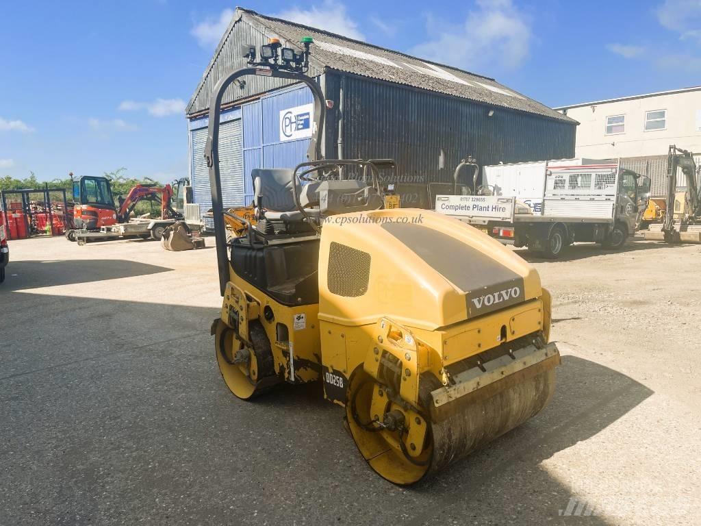 Volvo DD 25 B Divvalču grunts veltņi