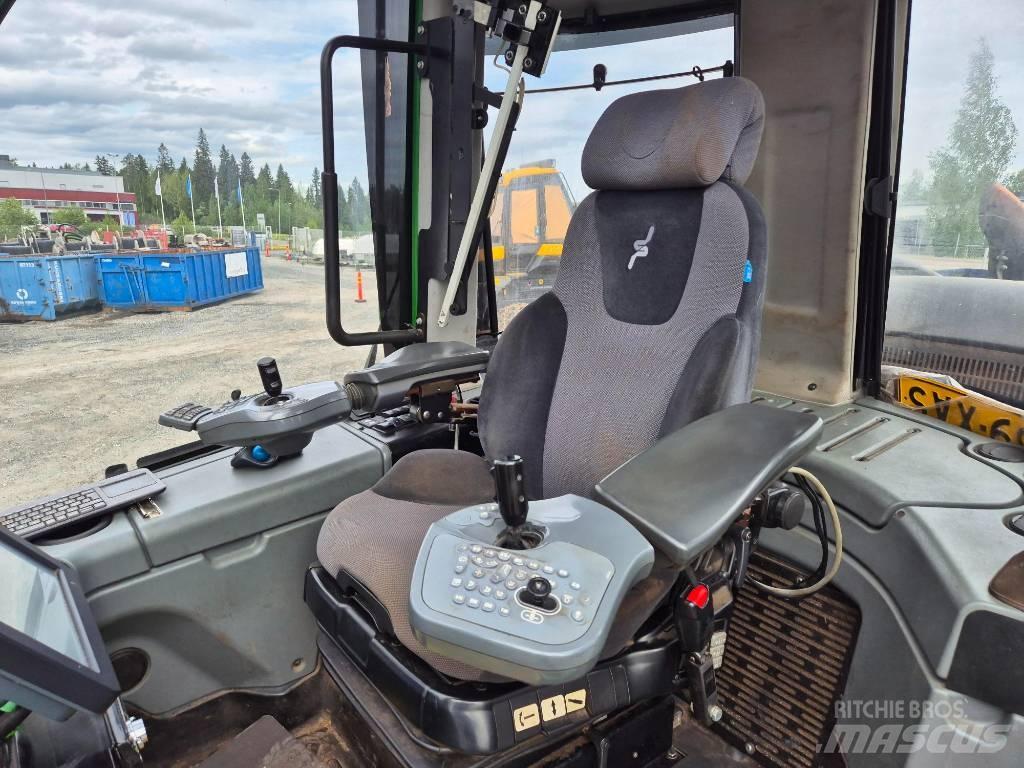 John Deere 1270E Harvesteri