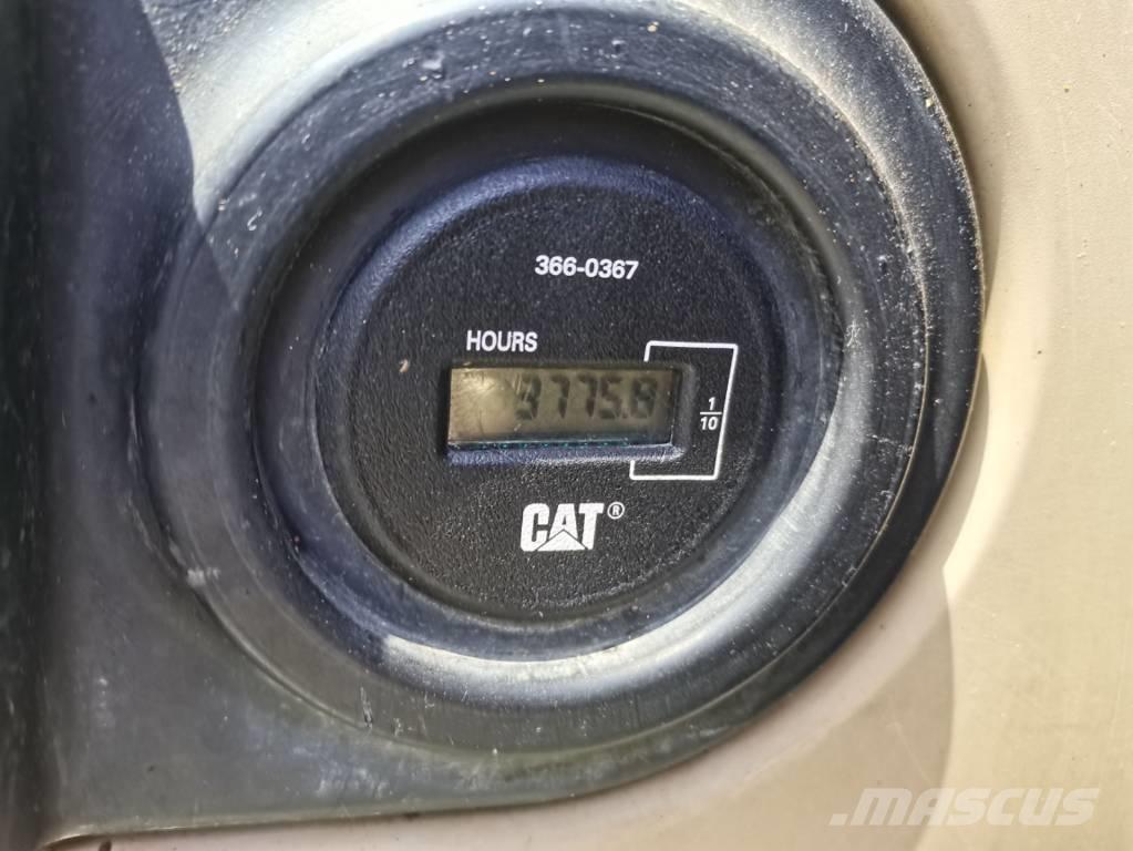 CAT 320 C L Kāpurķēžu ekskavatori