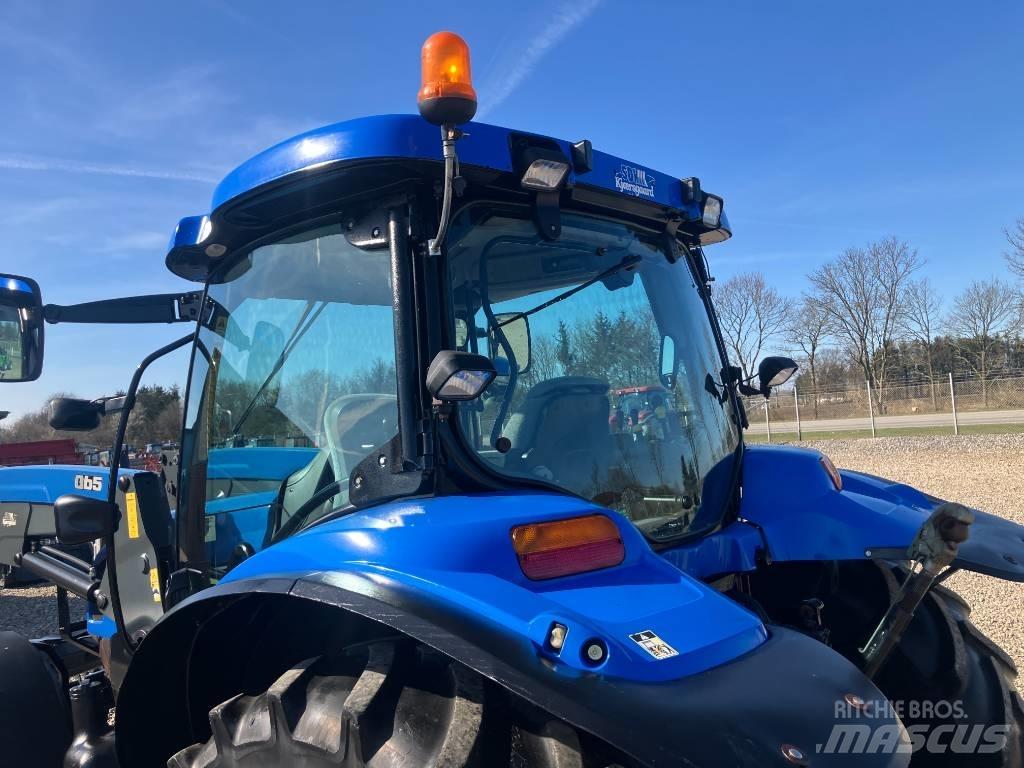 New Holland TS 115 A Traktori