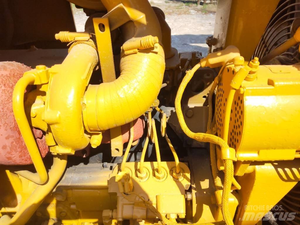 CAT D 4 H Kāpurķēžu buldozeri