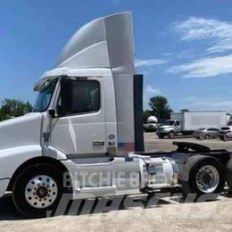 Volvo VNL 64T200 Vilcēji