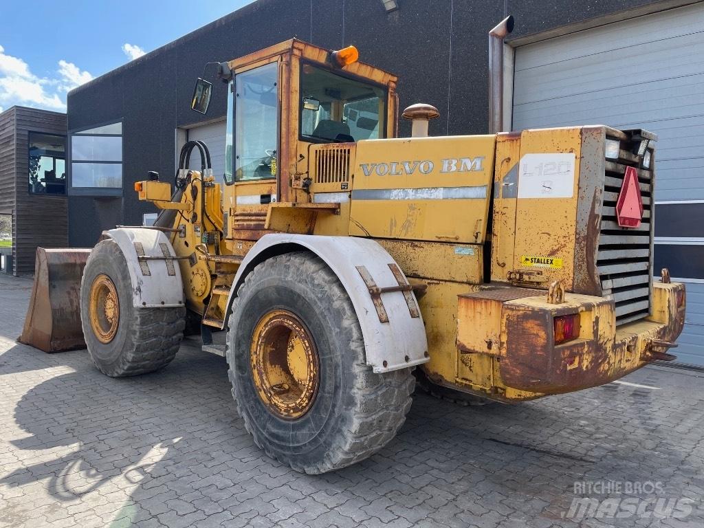 Volvo L120B Iekrāvēji uz riteņiem