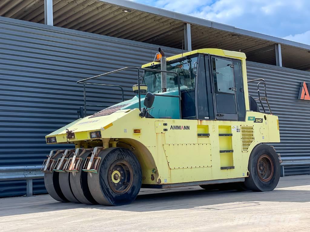 Ammann AP 240 Pneimatiskie veltņi