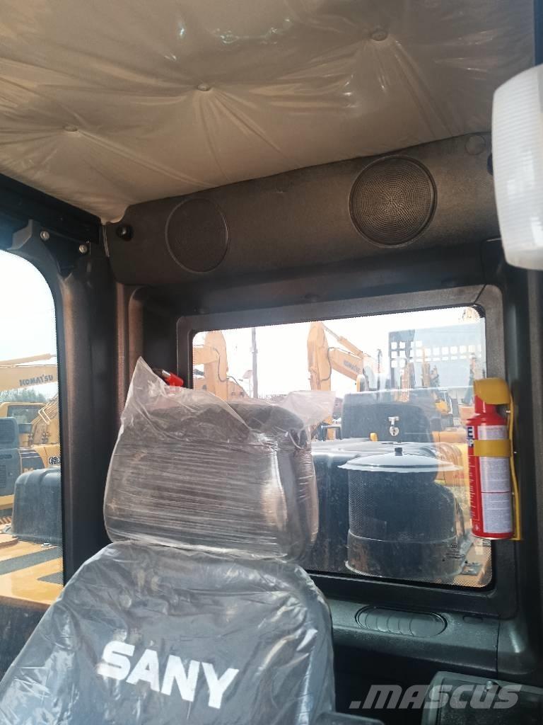 Sany SY 215 C Kāpurķēžu ekskavatori