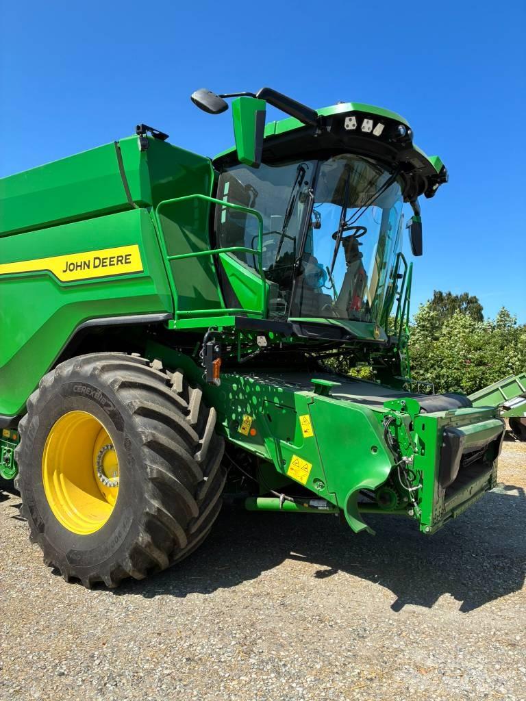 John Deere X9 1000 Ražas novākšanas kombaini