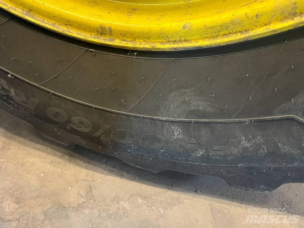 John Deere X9 1000 Ražas novākšanas kombaini