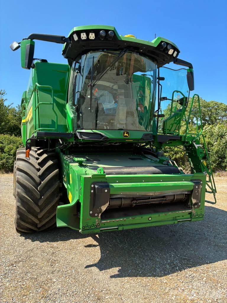 John Deere X9 1000 Ražas novākšanas kombaini