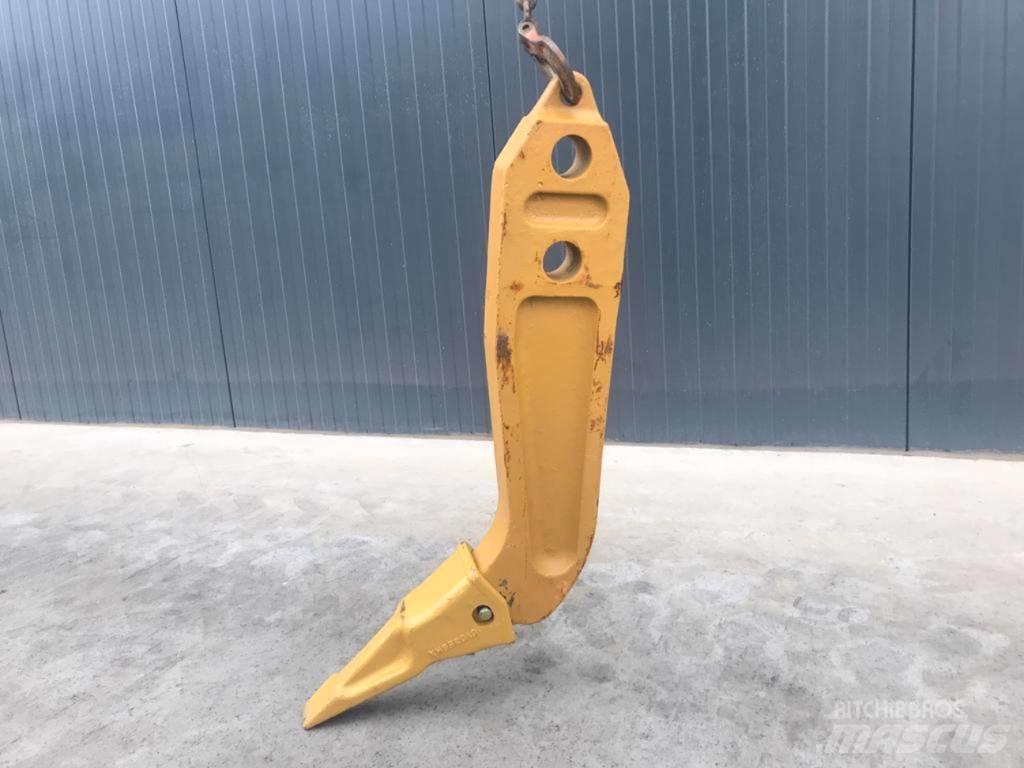 Komatsu D61 Shank Skarifikatori