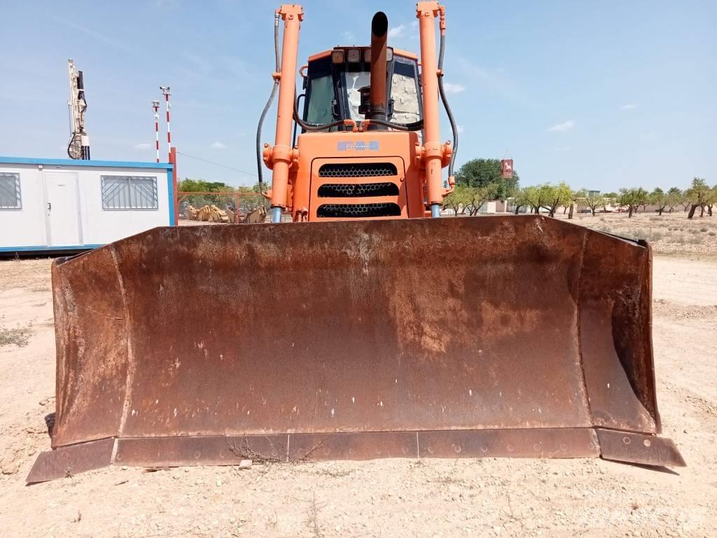 Fiat-Hitachi D 180 Kāpurķēžu buldozeri