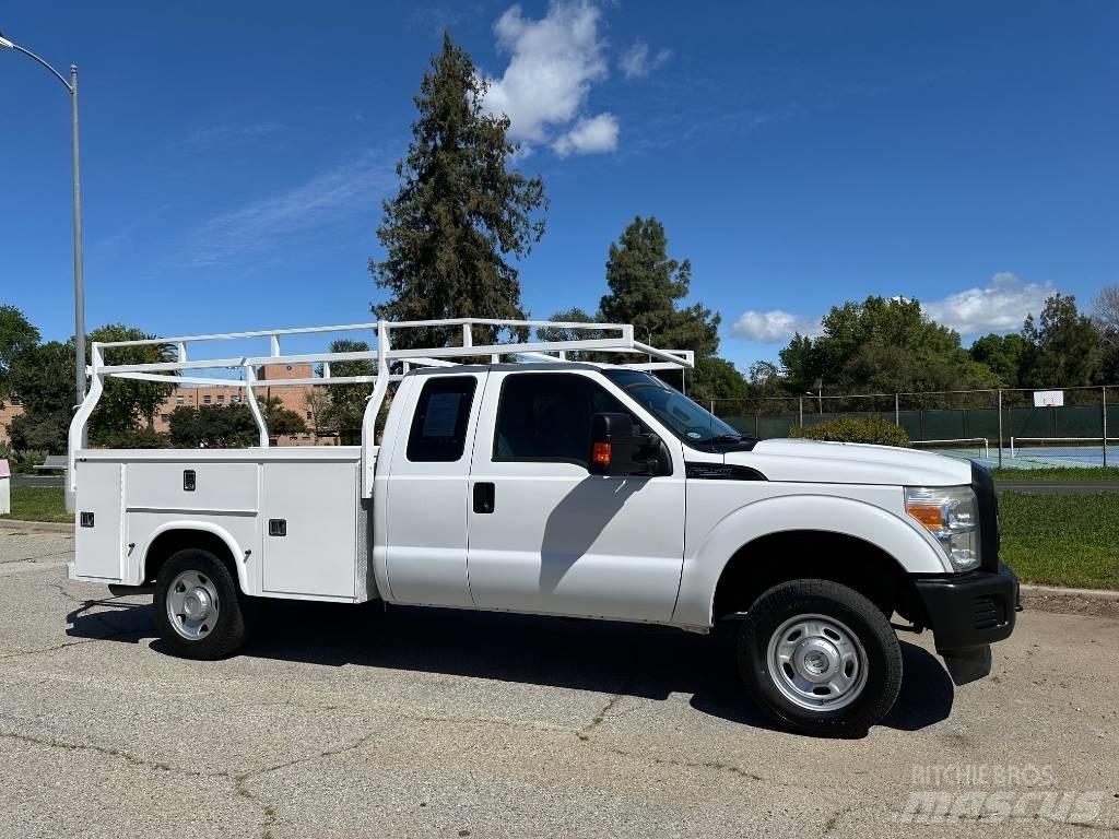 Ford F 250 SD Vieglais kravas automobilis/izkraušana no sāniem