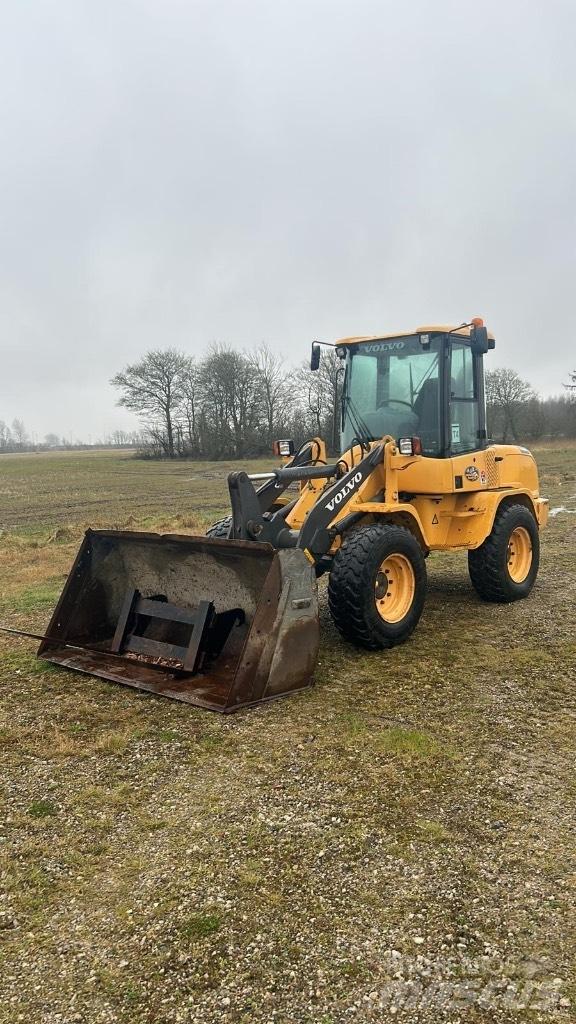 Volvo L 30 G Iekrāvēji uz riteņiem