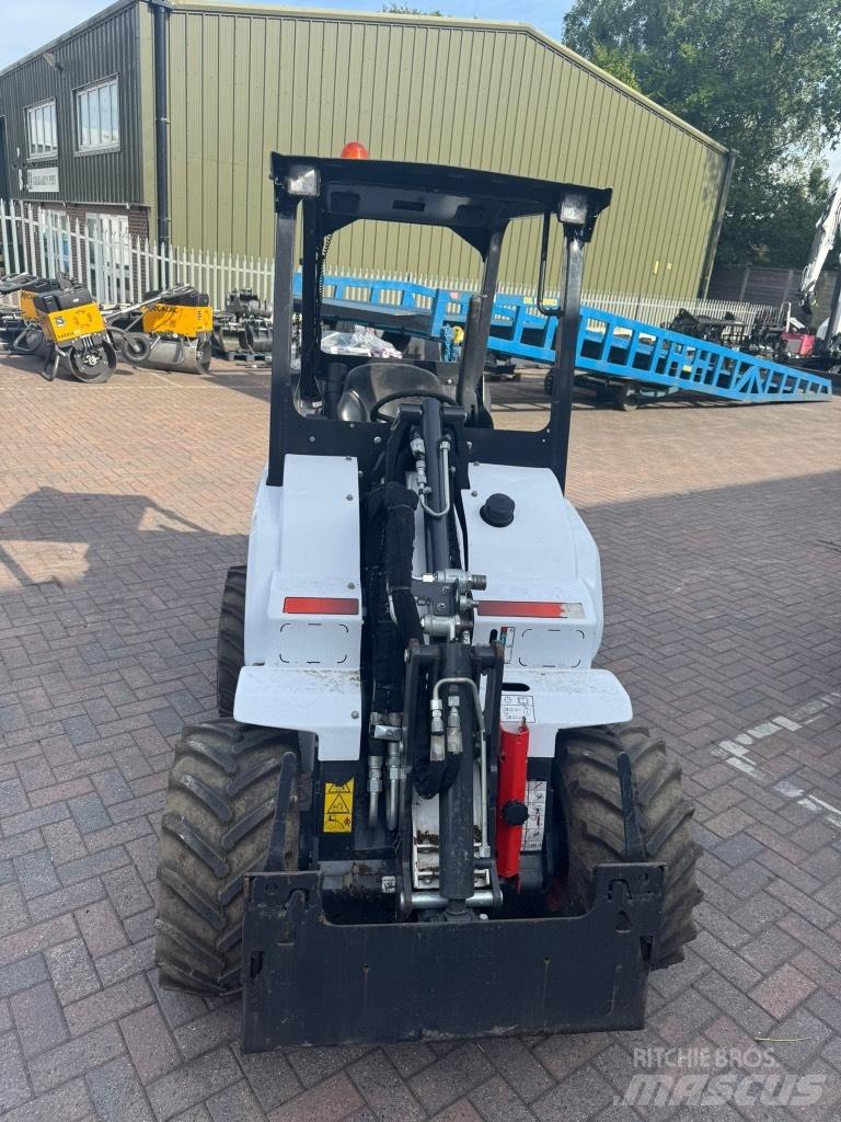 Bobcat L 28 Mini iekrāvēji