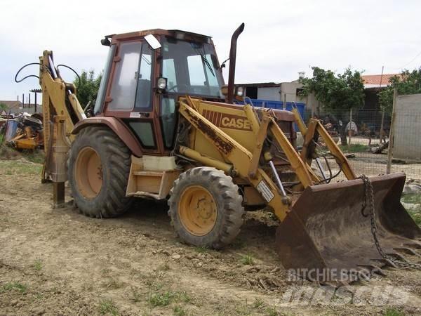 Case 580 SuperK Ekskavatori-iekrāvēji