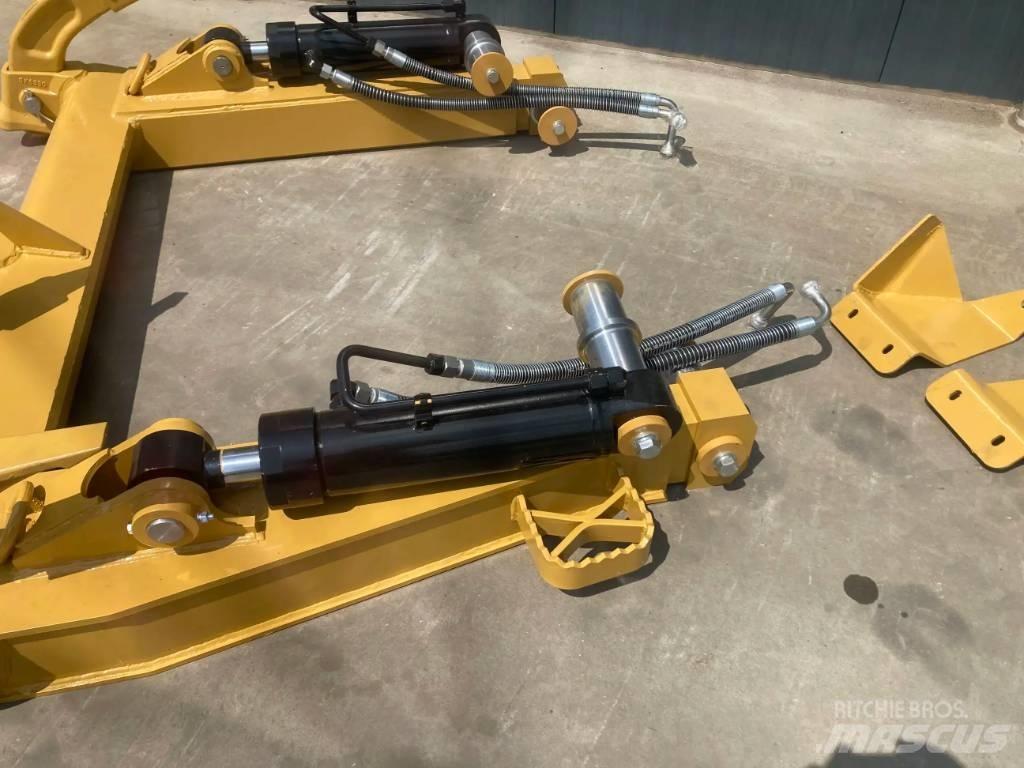 CAT 963 NG Skarifikatori