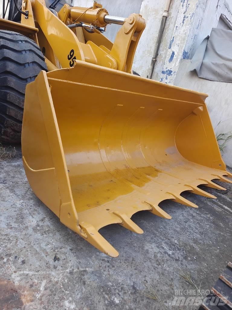 CAT 950 G Iekrāvēji uz riteņiem