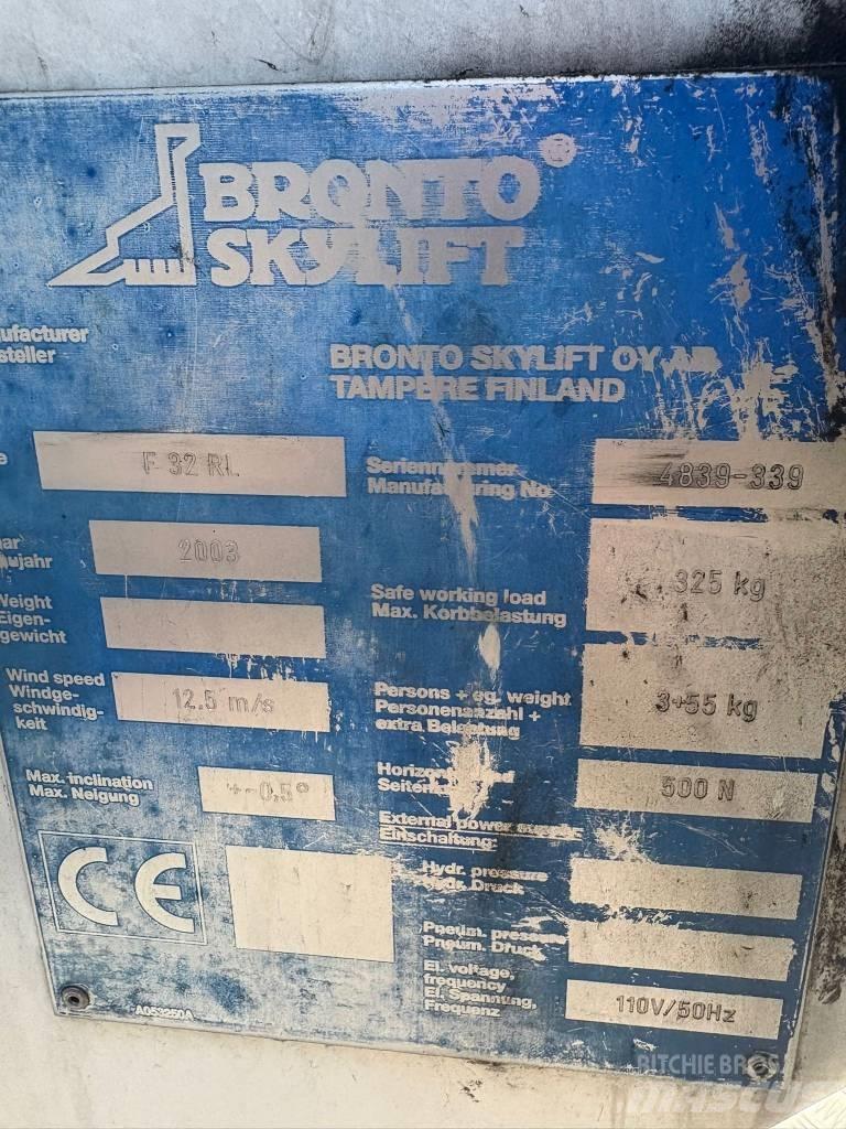 Bronto F32 RL Pacēlāji uz automašīnas bāzes