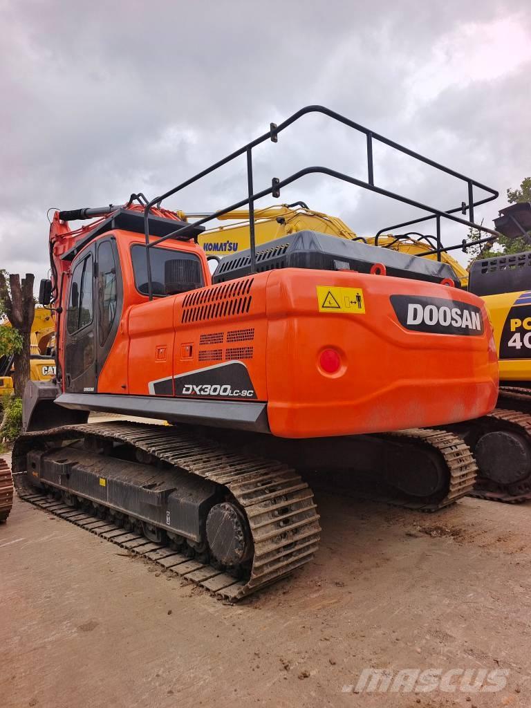 Doosan DX 300LC-9C Kāpurķēžu ekskavatori