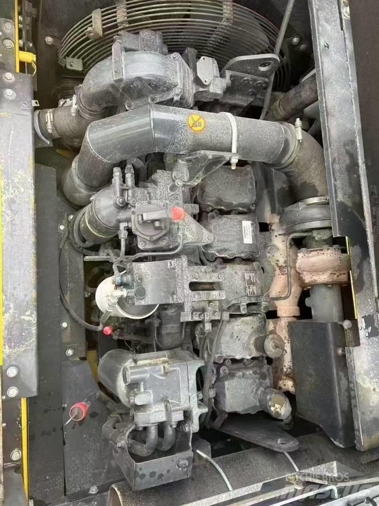 Komatsu 400-8 Kāpurķēžu ekskavatori