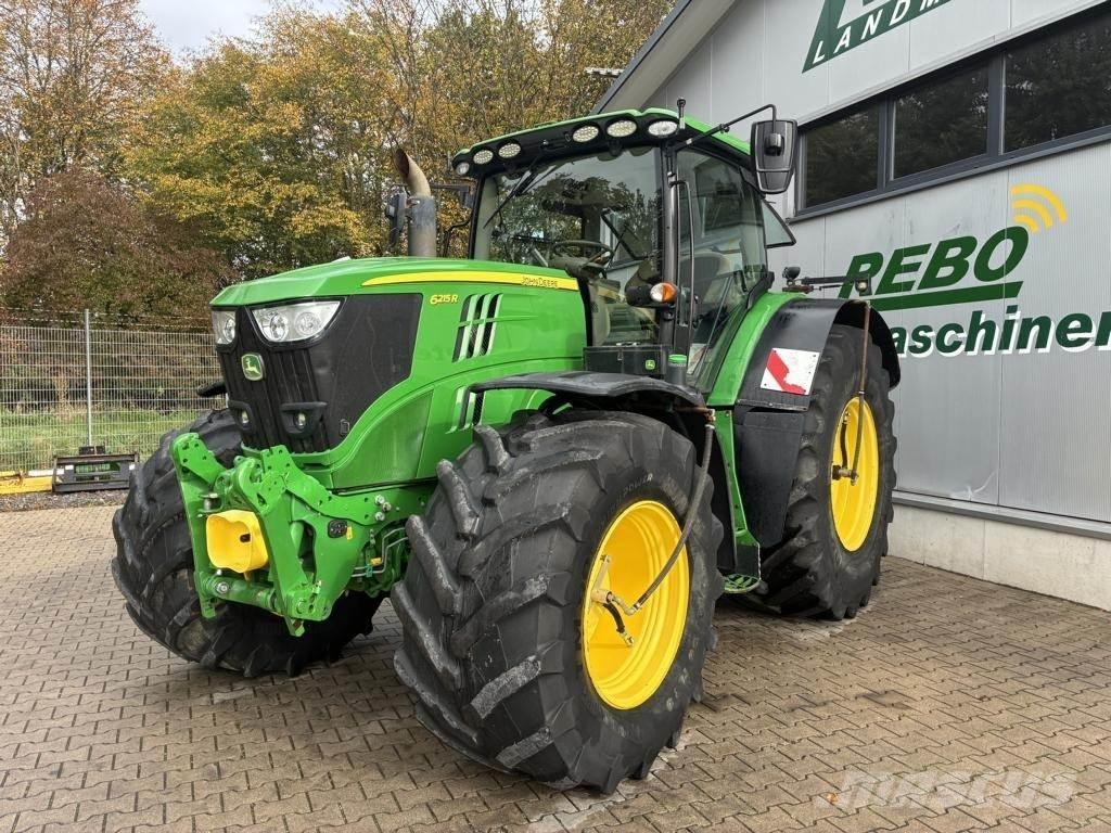 John Deere 6215R Traktori