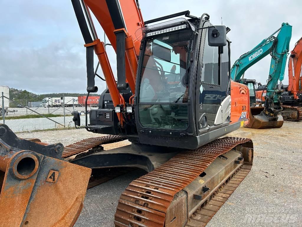 Hitachi ZX 210 LC-6 Kāpurķēžu ekskavatori