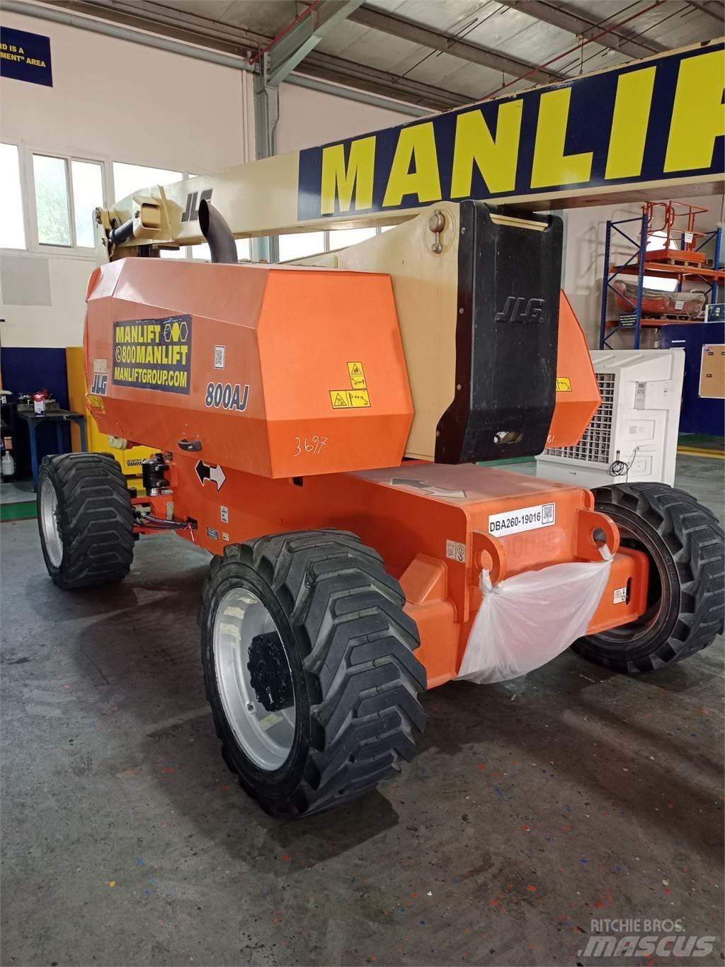 JLG 800AJ Strēles pacēlāji