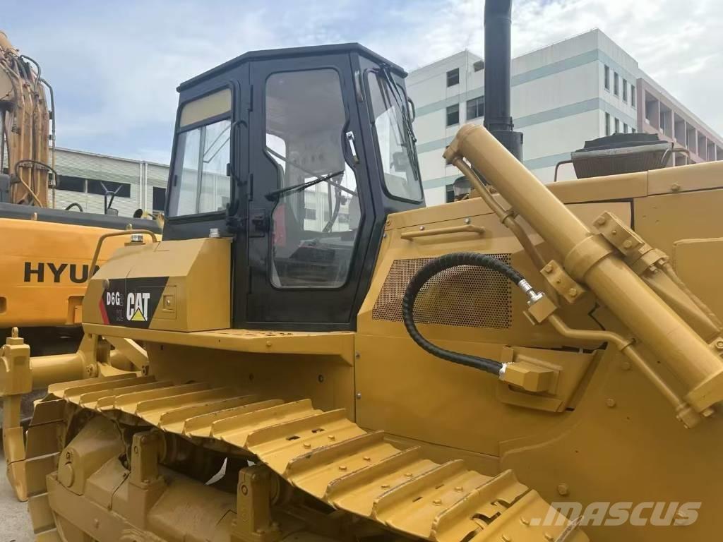 CAT D 6 G Kāpurķēžu buldozeri