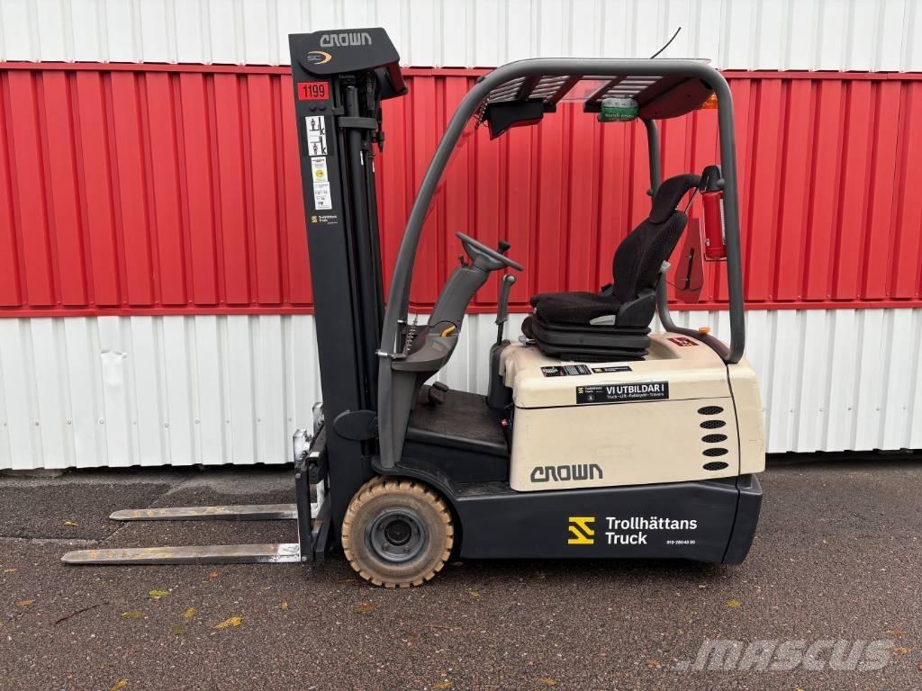 Crown SC3220 Elektriskie iekrāvēji