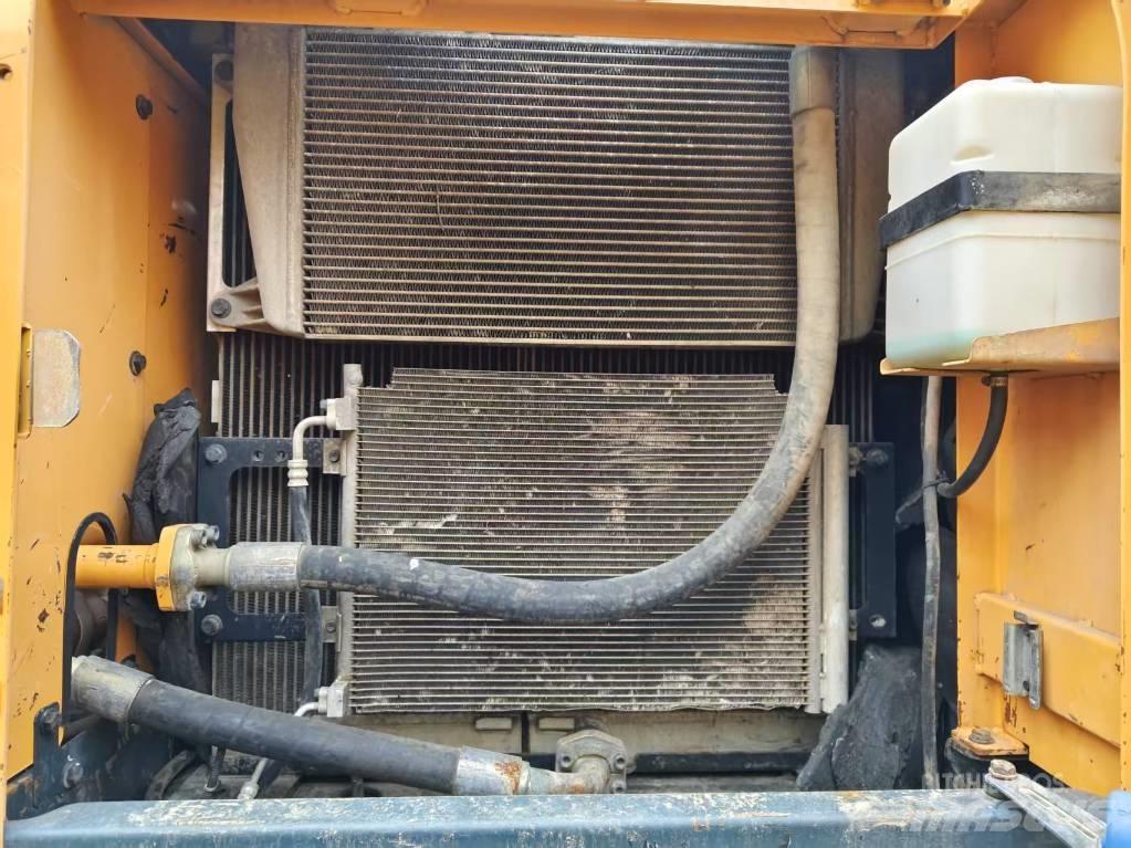 Hyundai R 225LC-9T Kāpurķēžu ekskavatori