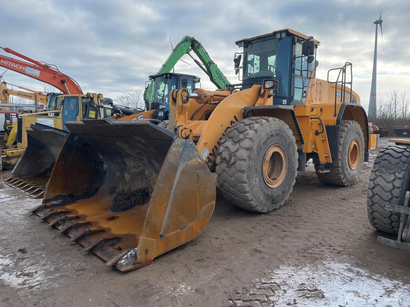 Hyundai HL 980 Iekrāvēji uz riteņiem