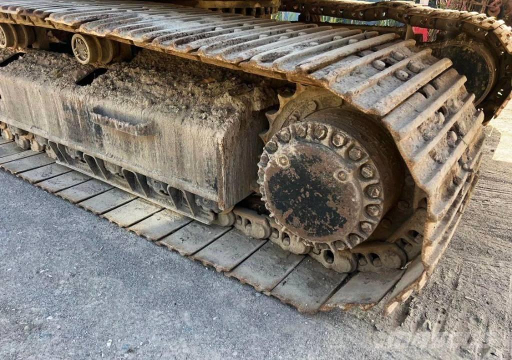 CAT 330 D L Kāpurķēžu ekskavatori