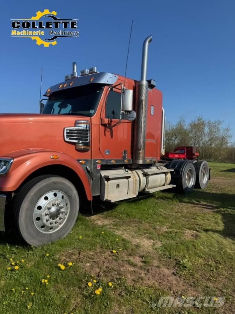 Freightliner 122 SD Vilcēji