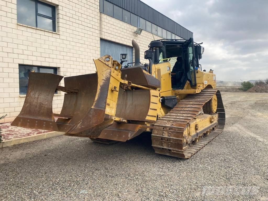 CAT D 6 Kāpurķēžu buldozeri
