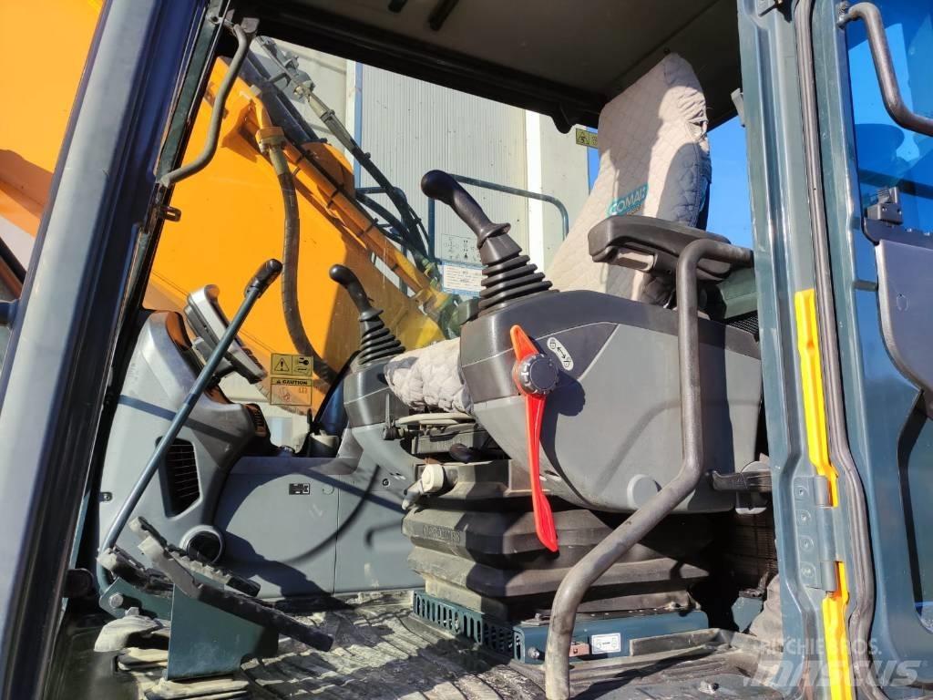 Hyundai HX220NL Kāpurķēžu ekskavatori