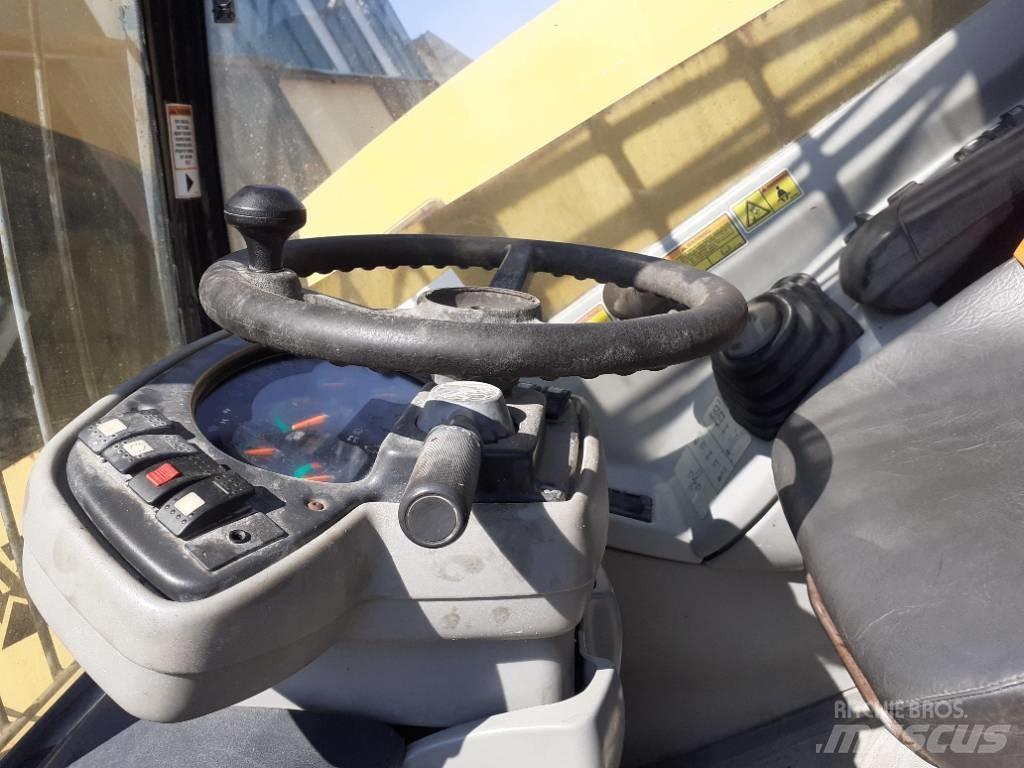 CAT TH 350 B Teleskopiskie manipulatori