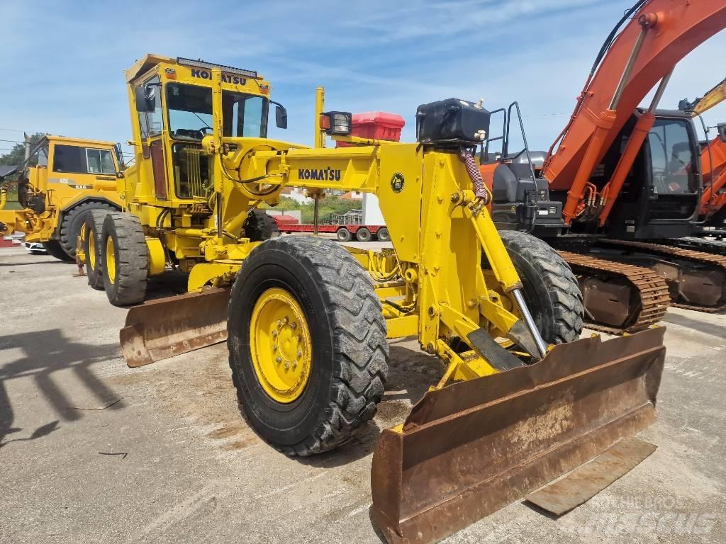 Komatsu GD 521 A-1 Greideri