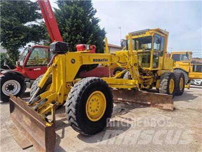 Komatsu GD 521 A-1 Greideri