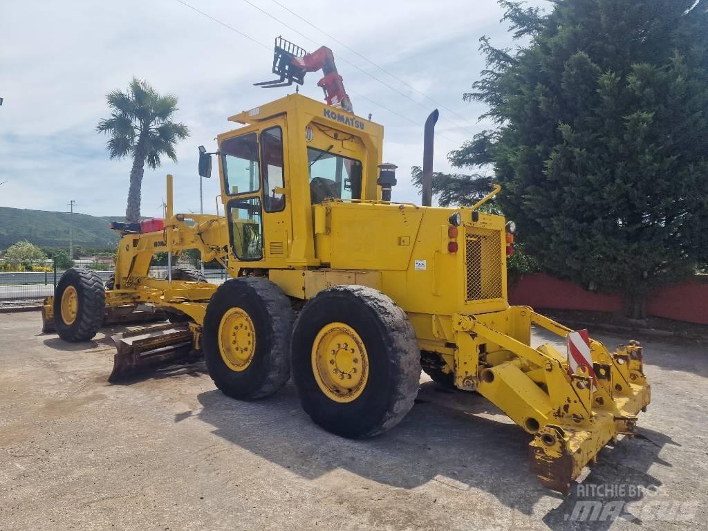 Komatsu GD 521 A-1 Greideri