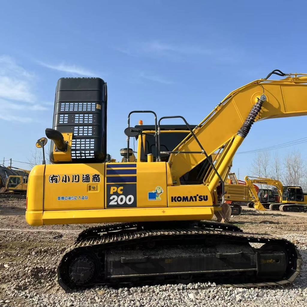 Komatsu PC 200 Kāpurķēžu ekskavatori