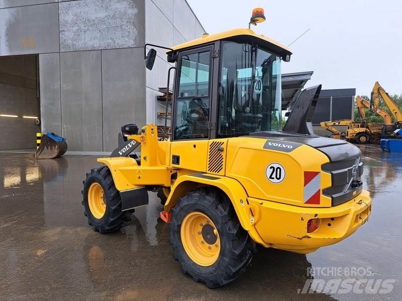 Volvo L 35 G Iekrāvēji uz riteņiem
