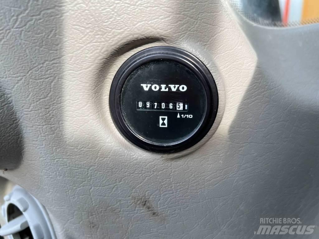 Volvo EWR150E Ekskavatori uz riteņiem