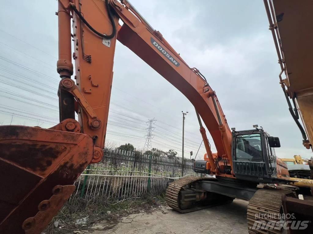 Doosan DX 500 LCA Kāpurķēžu ekskavatori