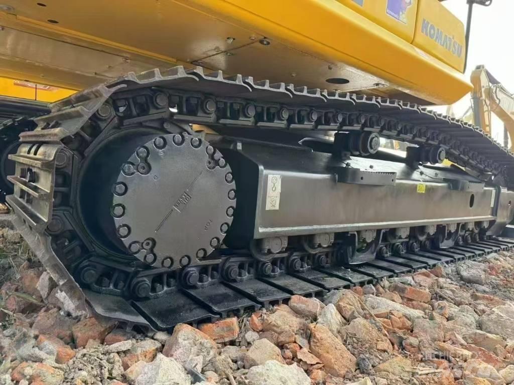 Komatsu PC 220 Kāpurķēžu ekskavatori