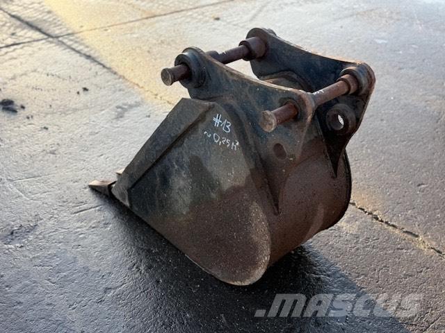 JCB ŁYŻKA UŻYWANA Grāvju arkls