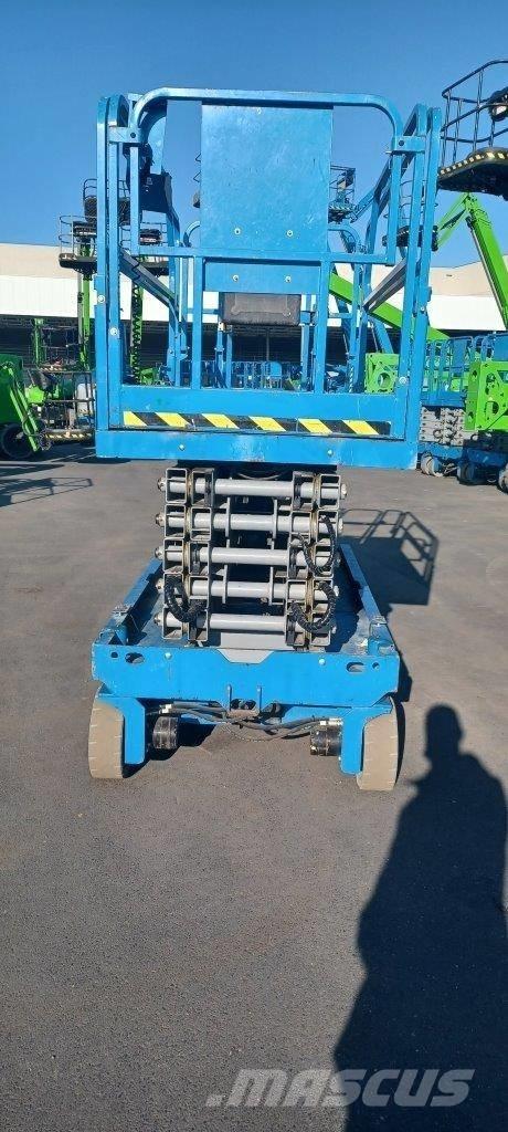 GENIE GS4047 Šķerveida pacēlāji