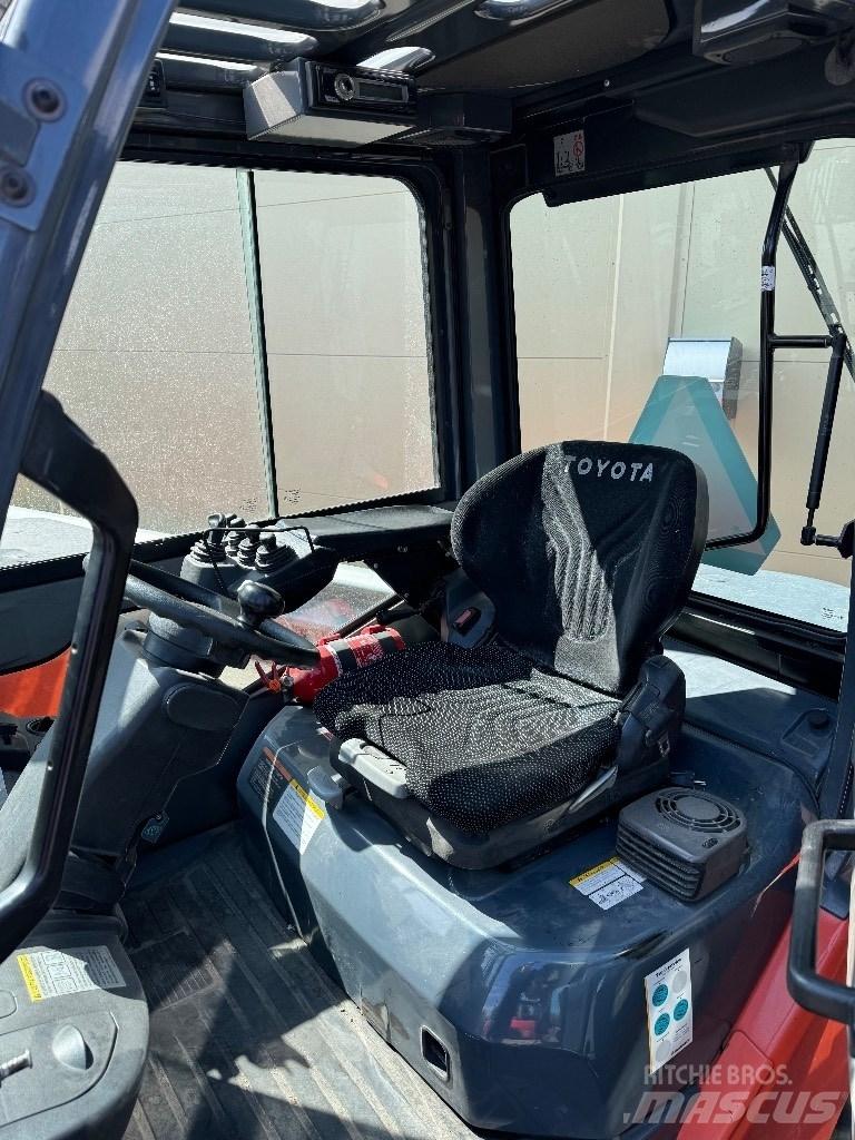 Toyota 02-8FDF30 Tehnika ar dīzeļa dzinēju