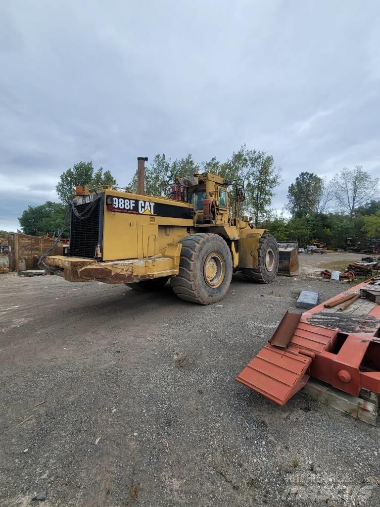 CAT 988 F Iekrāvēji uz riteņiem