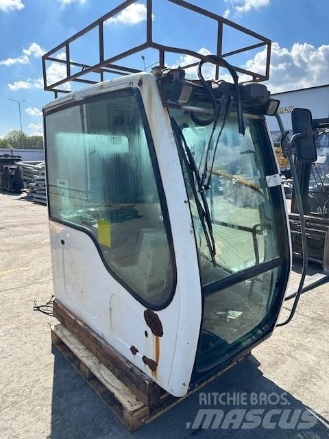 Liebherr R 914 C CAB Kabīnes un interjers