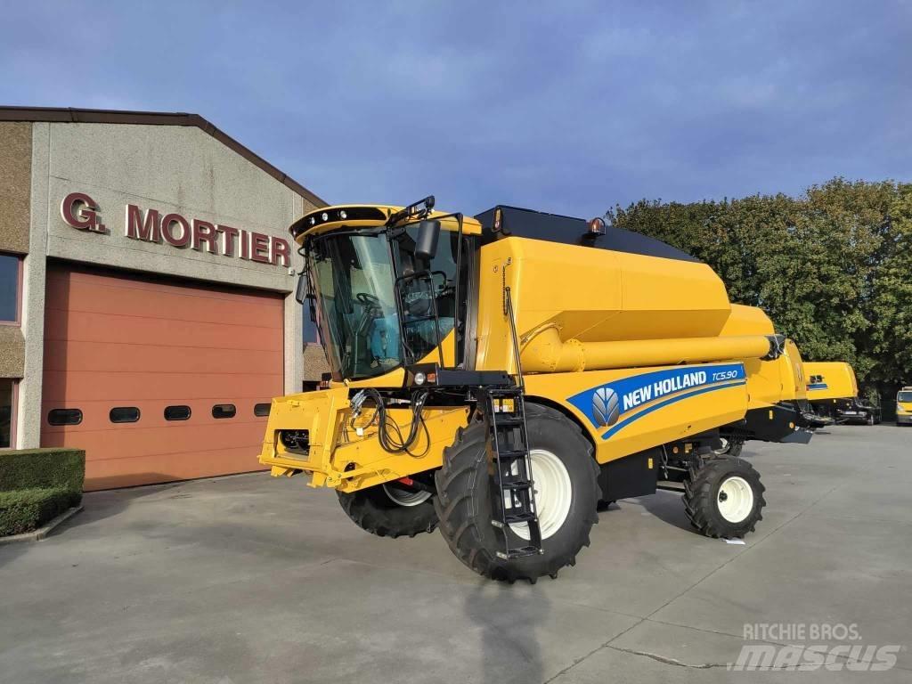 New Holland TC 5.90 Ražas novākšanas kombaini